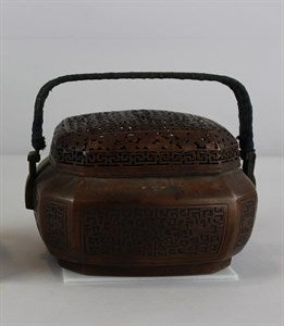 Image description is not available for DU1971.175a-b